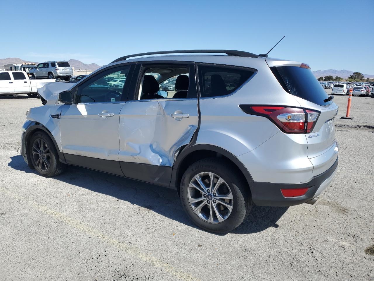 2017 FORD ESCAPE SE - Фото 2
