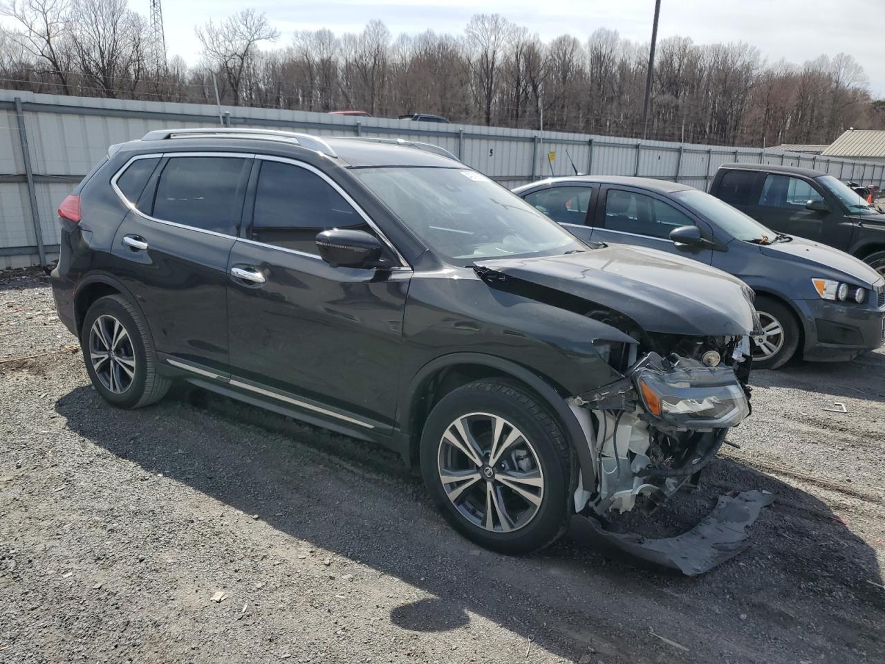 2017 NISSAN ROGUE SV - Фото 4