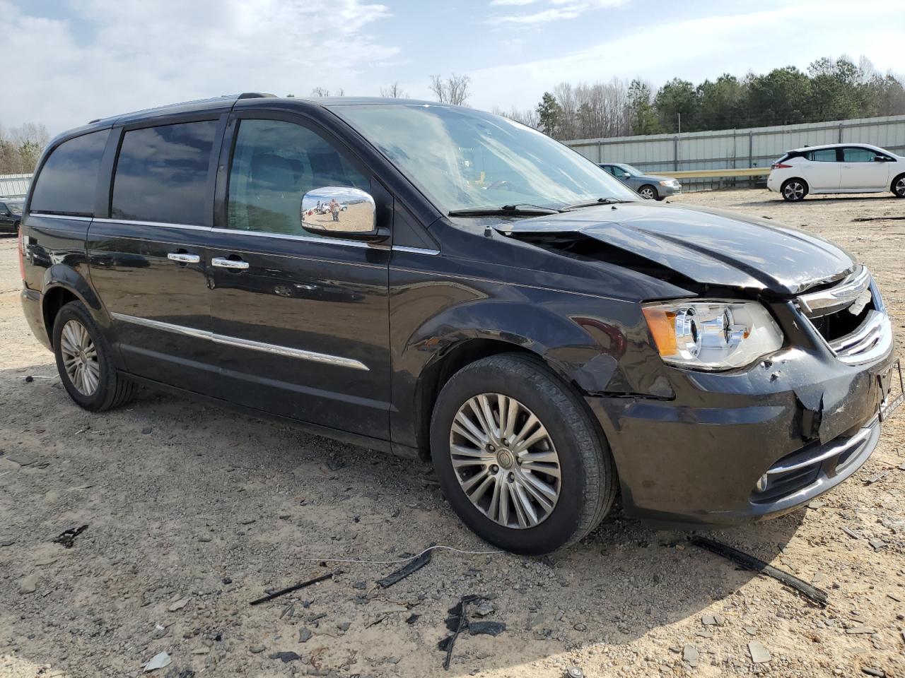 2014 CHRYSLER TOWN & COU - Image 4