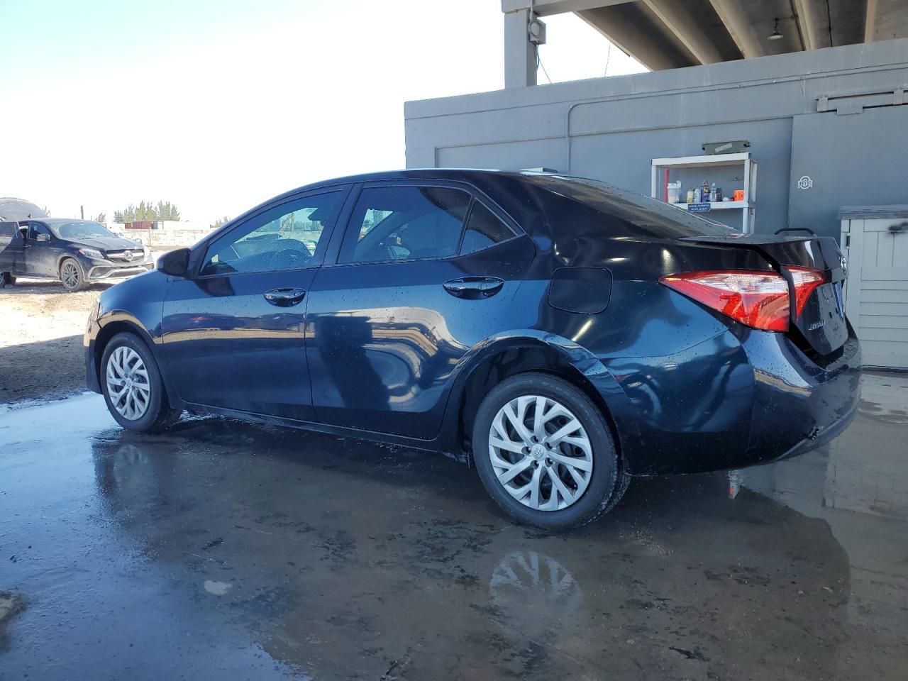 2019 TOYOTA COROLLA L - Фото 2
