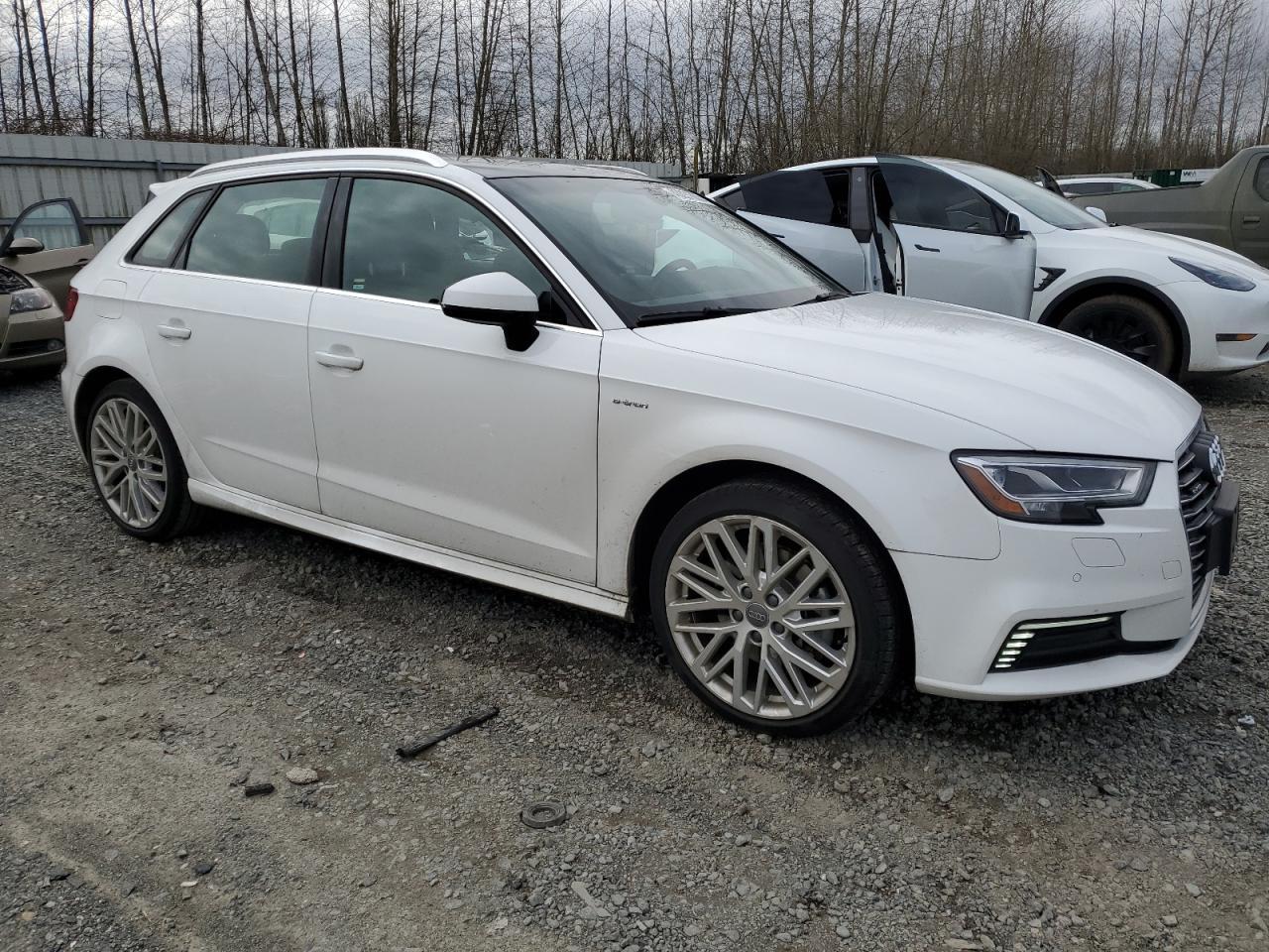 2018 AUDI A3 E-TRON - Image 4