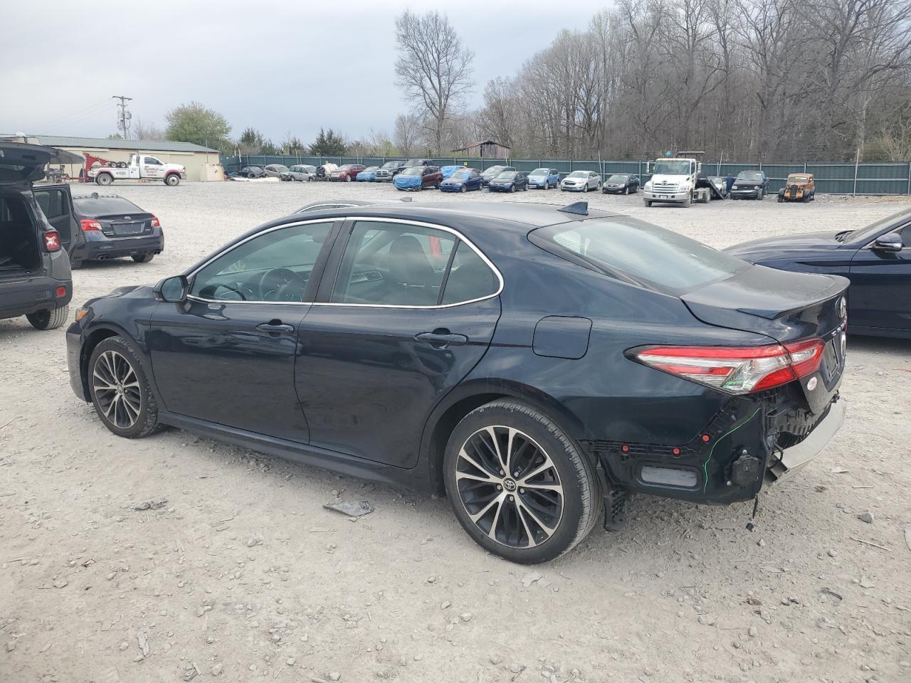 2019 TOYOTA CAMRY L - Фото 2