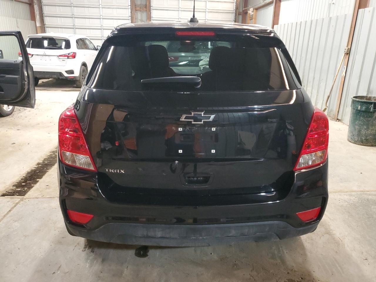 2021 CHEVROLET TRAX LS - Image 6