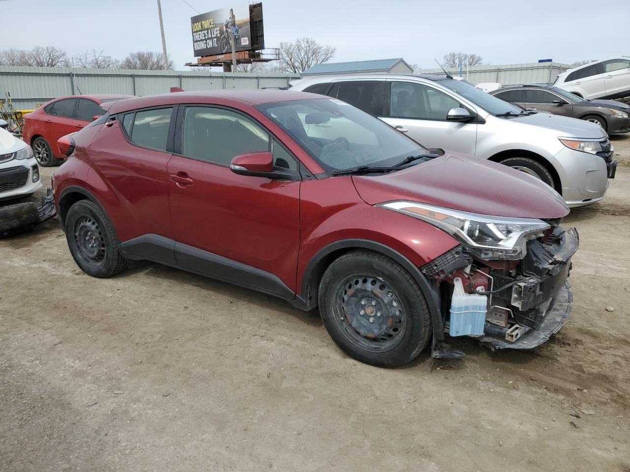 2019 TOYOTA C-HR XLE - Фото 4
