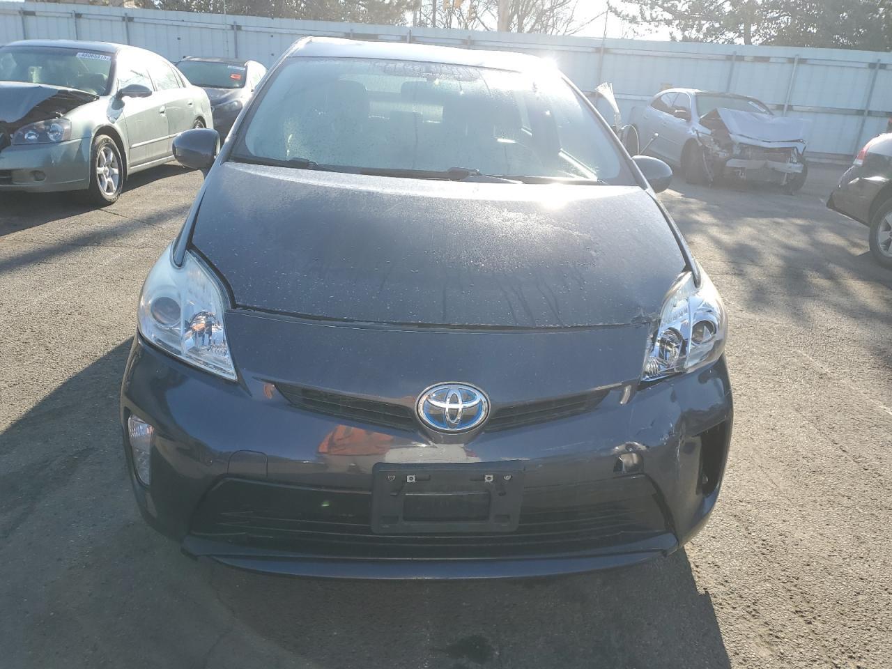 2015 TOYOTA PRIUS - Image 5