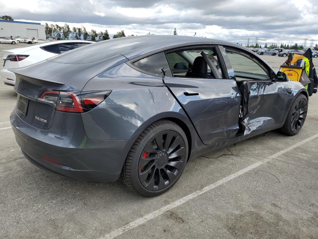 2023 TESLA MODEL 3 - Фото 3
