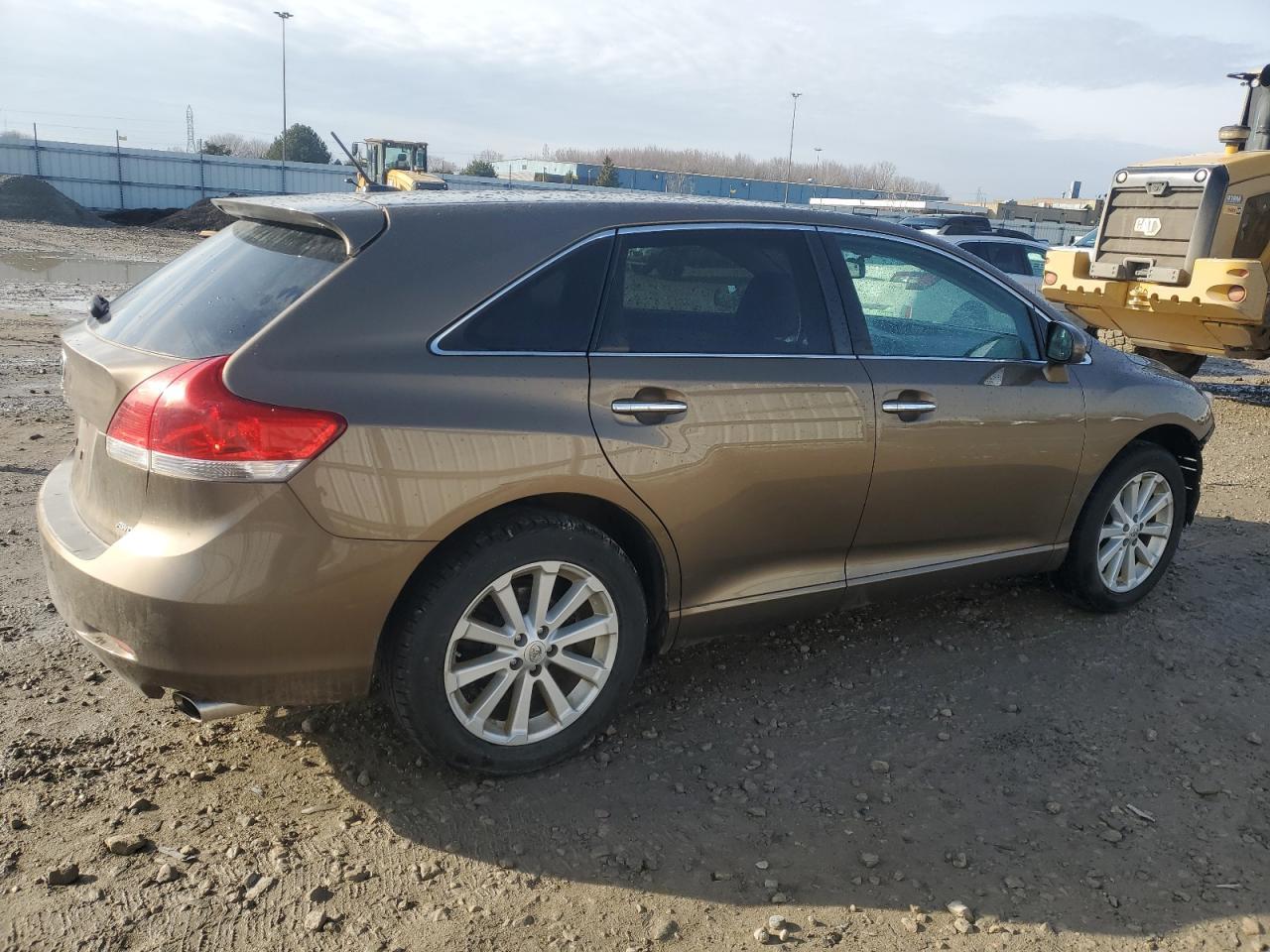 2011 TOYOTA VENZA - Фото 3