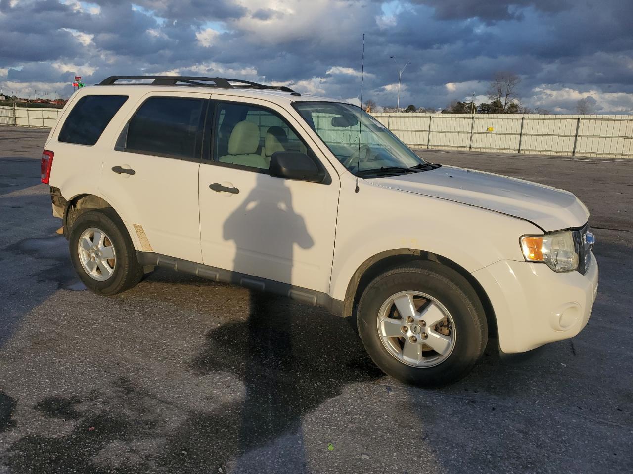 2012 FORD ESCAPE XLT - Image 4