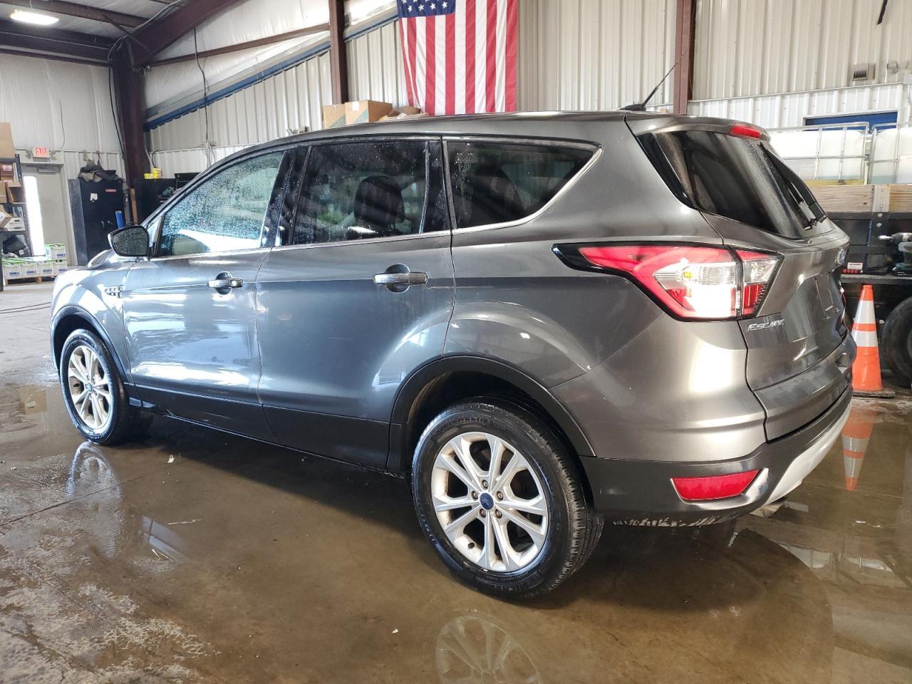 2017 FORD ESCAPE SE - Image 2