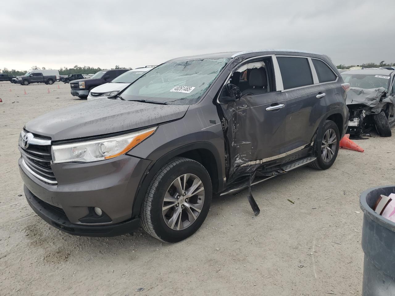2015 TOYOTA HIGHLANDER