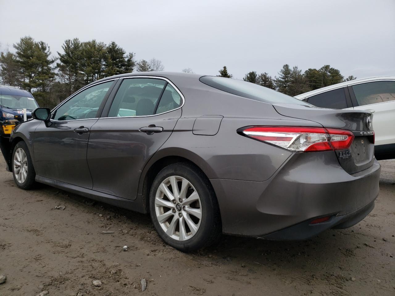 2018 TOYOTA CAMRY L - Фото 2