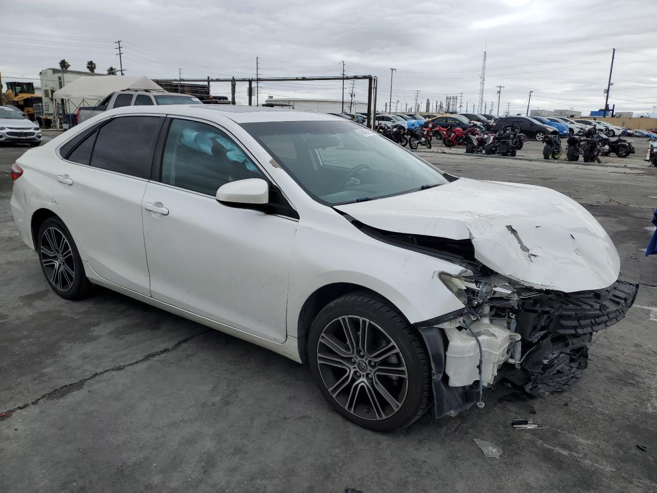 2016 TOYOTA CAMRY LE - Image 4