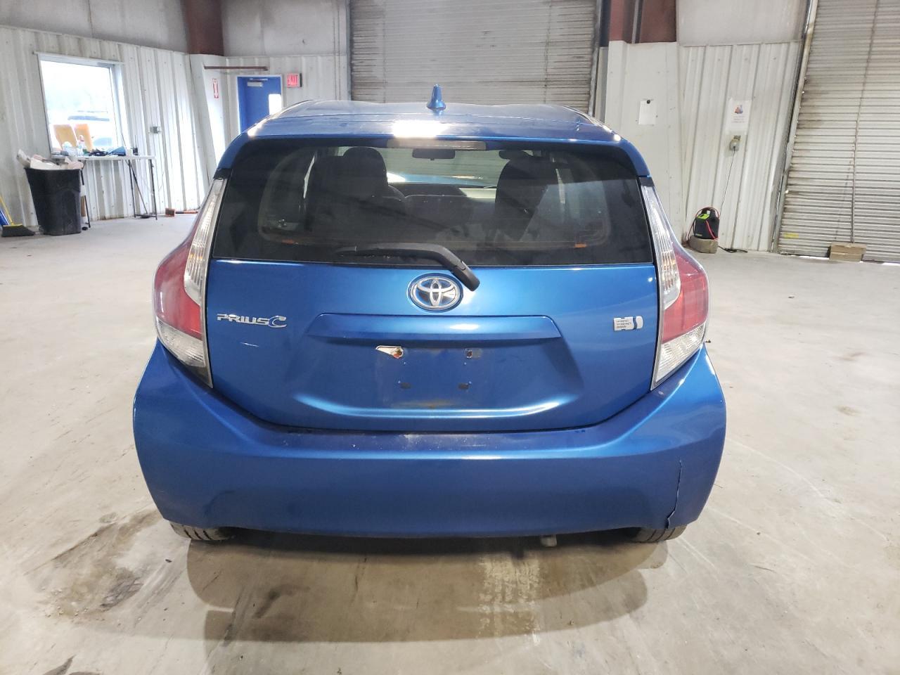 2015 TOYOTA PRIUS C - Фото 6
