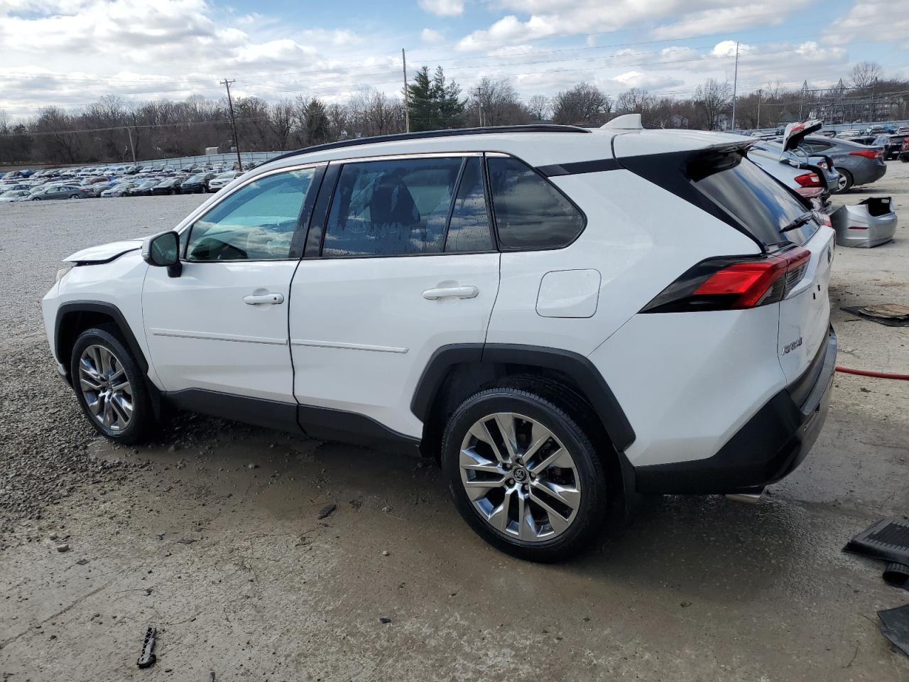 2019 TOYOTA RAV4 XLE P - Image 2