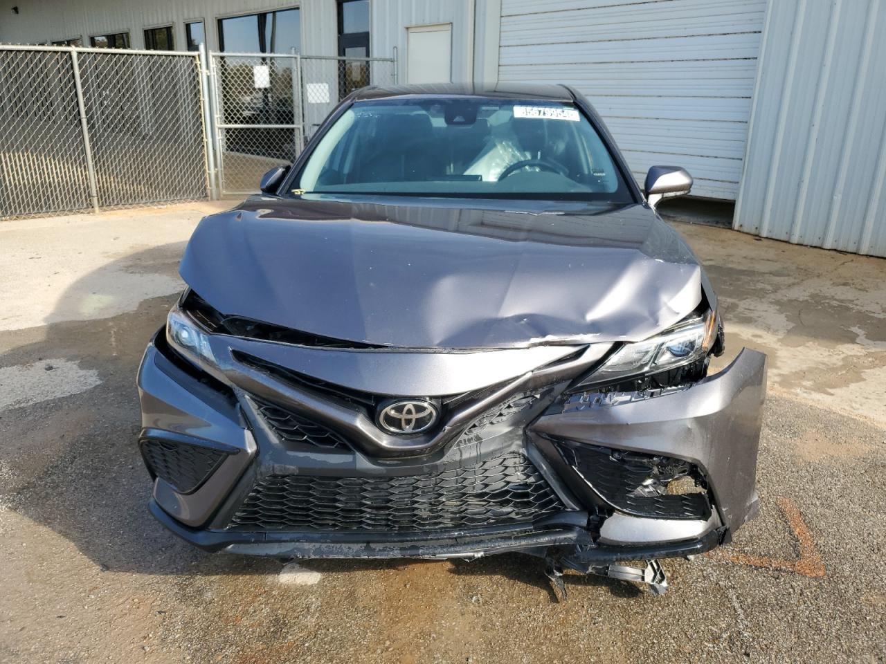 2021 TOYOTA CAMRY SE - Image 5