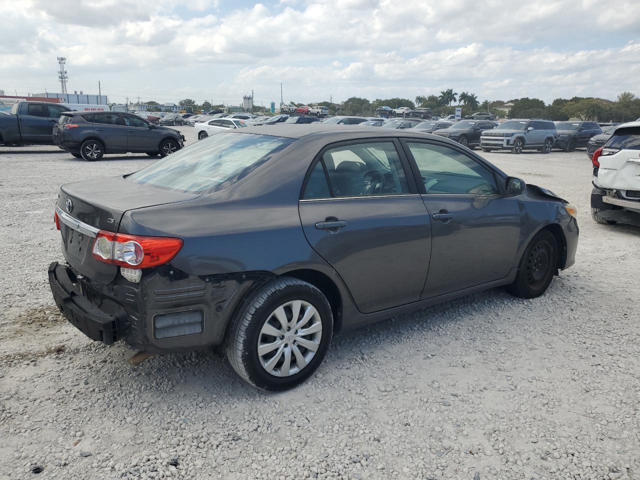 2013 TOYOTA COROLLA BA - Фото 3