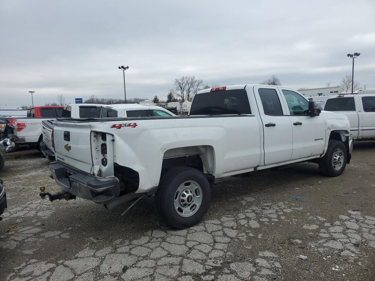 2019 CHEVROLET SILVERADO - Фото 3