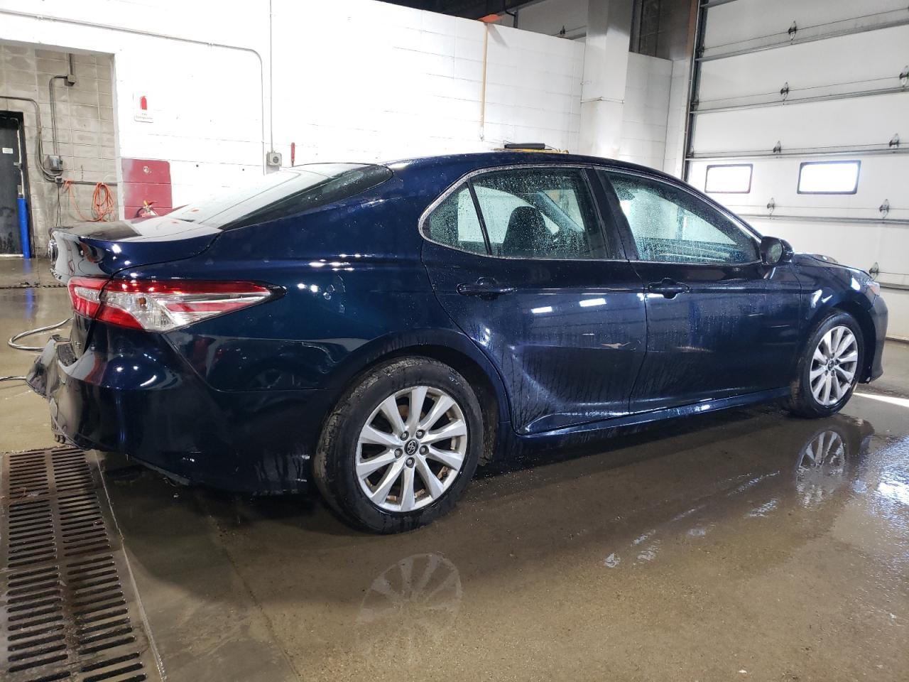 2018 TOYOTA CAMRY L - Фото 3