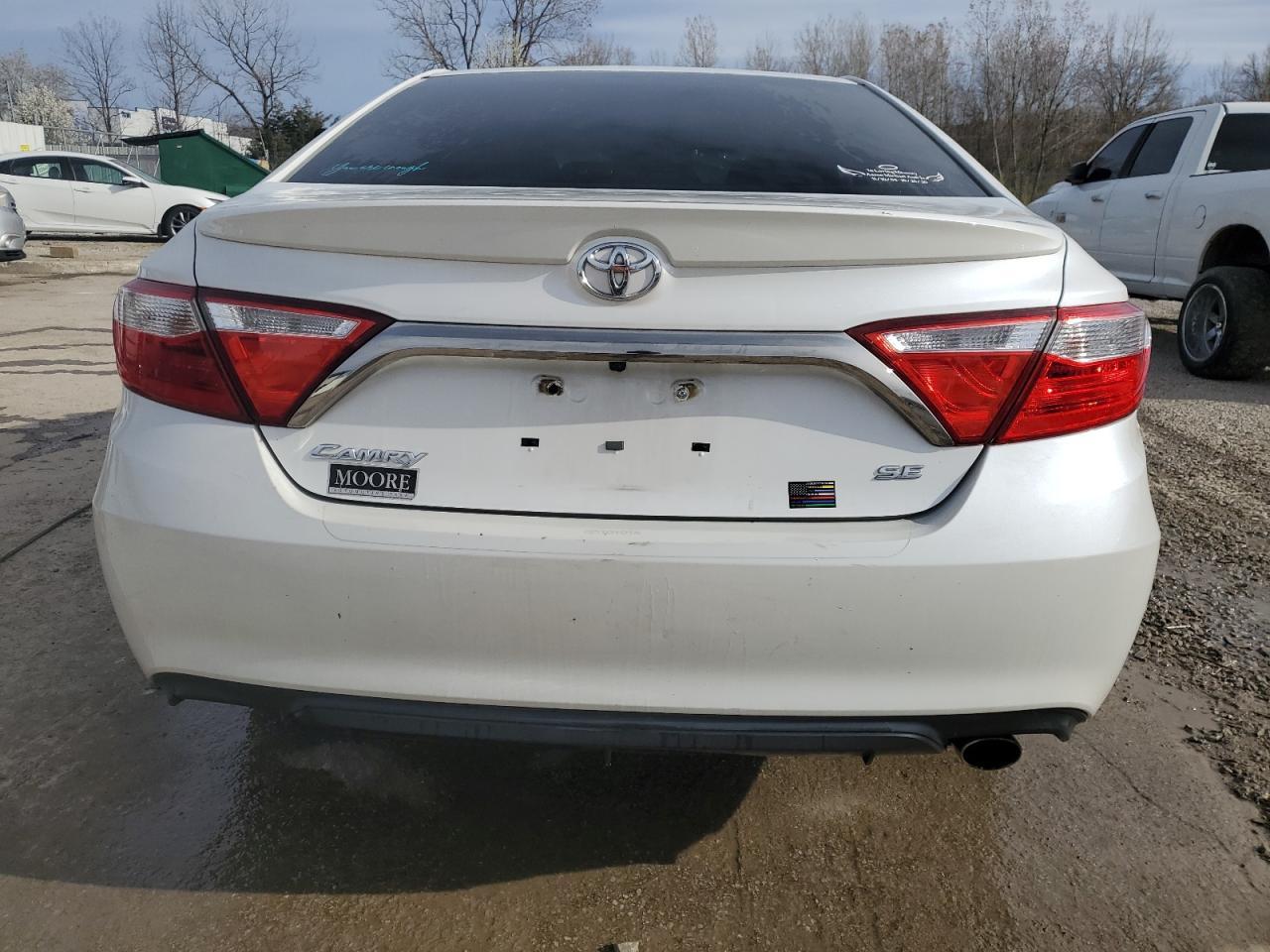 2017 TOYOTA CAMRY LE - Image 6