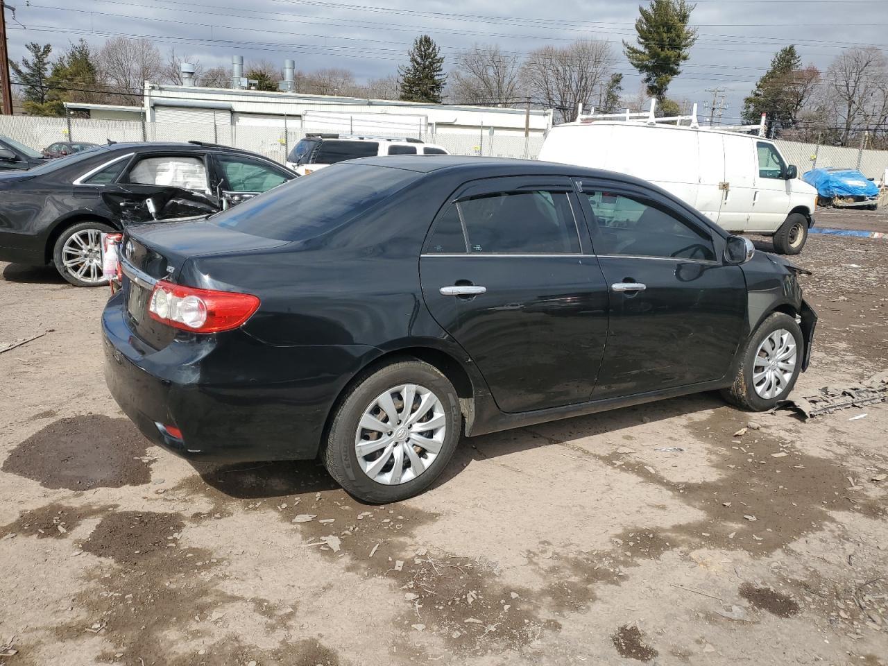 2013 TOYOTA COROLLA BA - Фото 3
