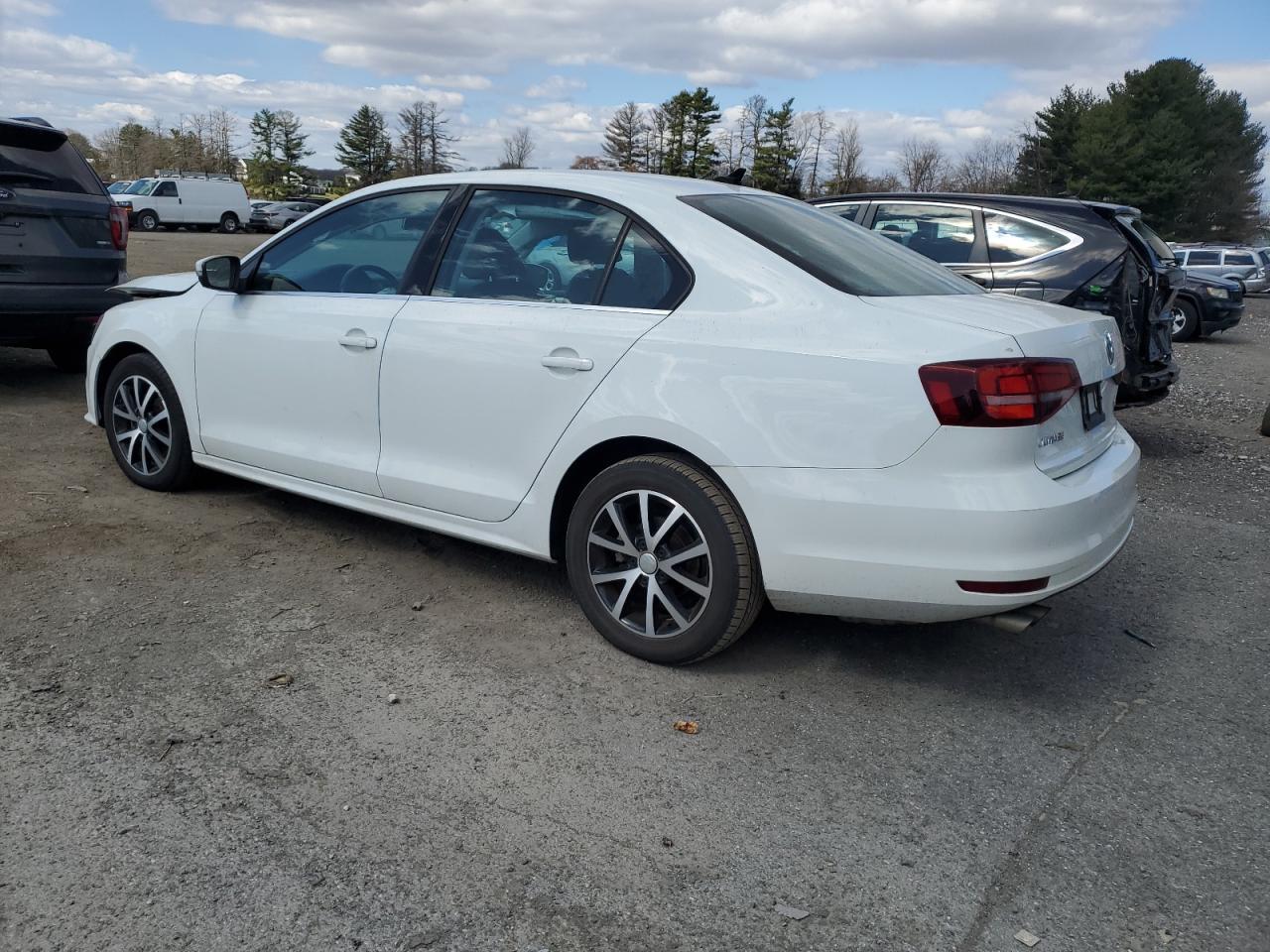 2017 VOLKSWAGEN JETTA SE - Фото 2