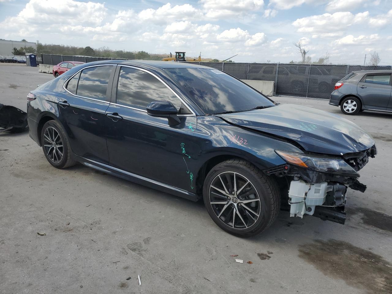 2021 TOYOTA CAMRY SE - Image 4