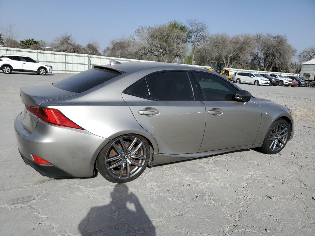 2017 LEXUS IS 200T - Фото 3