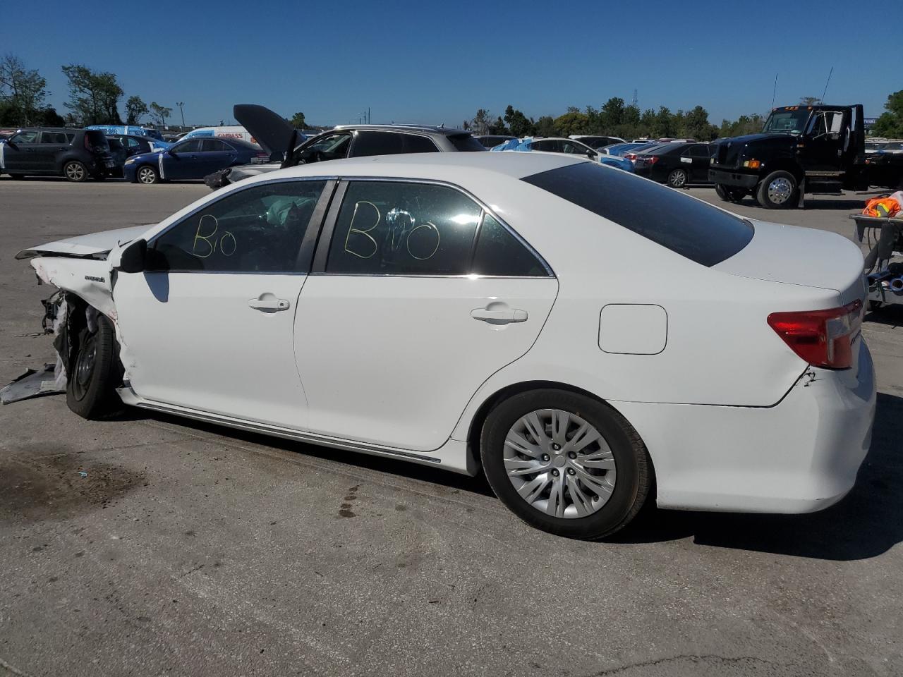 2012 TOYOTA CAMRY HYBR - Фото 2
