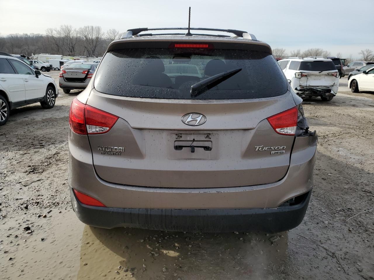 2012 HYUNDAI TUCSON GLS - Image 6