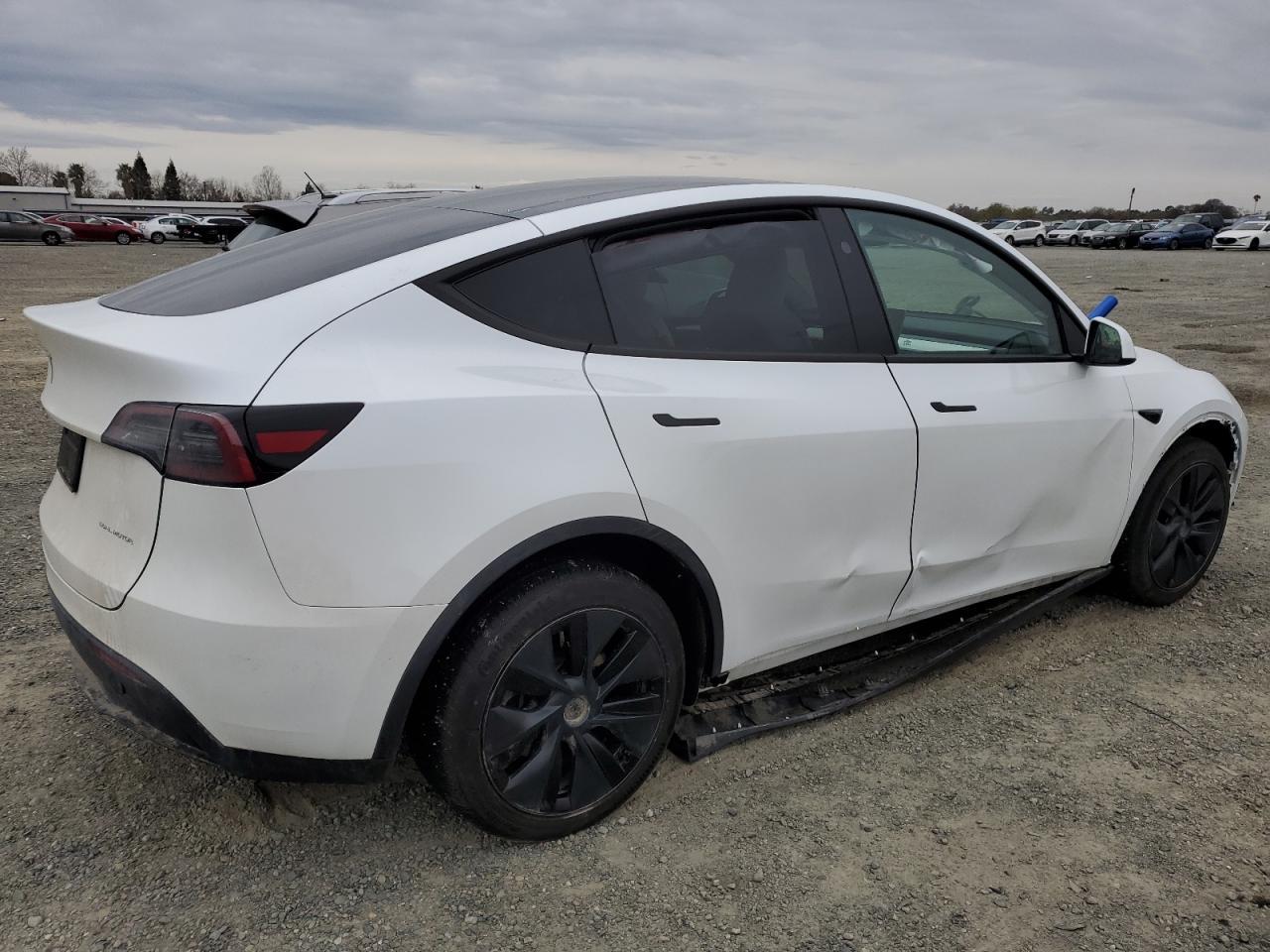 2024 TESLA MODEL Y - Image 3
