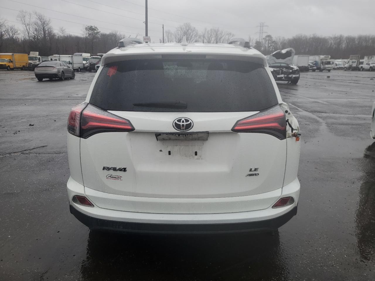 2018 TOYOTA RAV4 LE - Image 6
