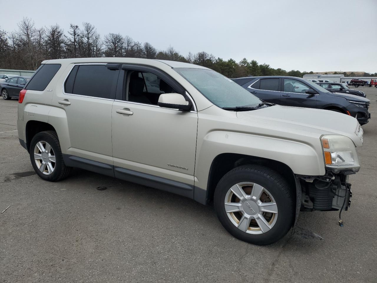 2013 GMC TERRAIN SL - Image 4