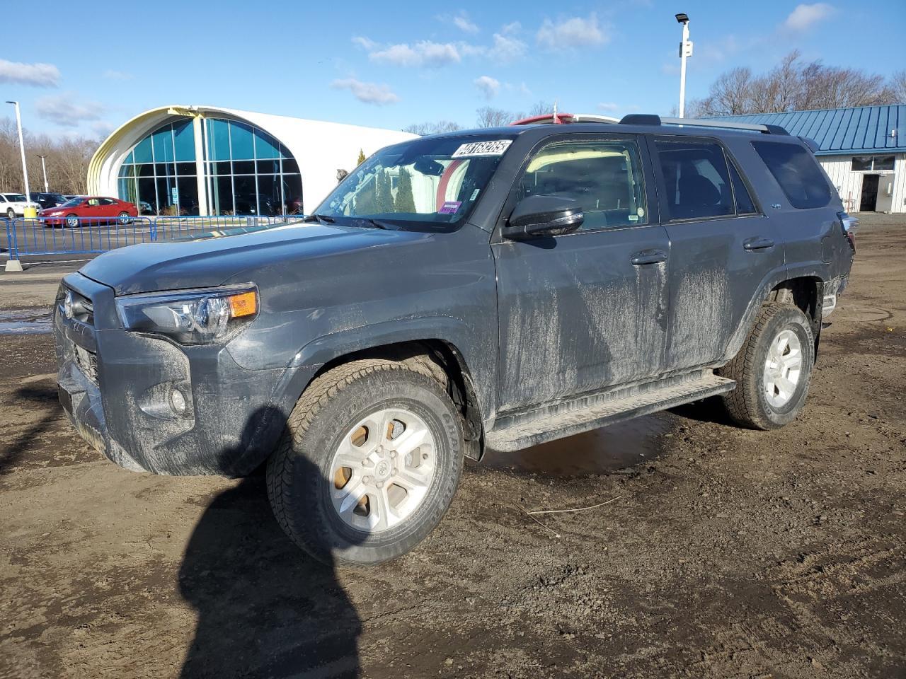 2024 TOYOTA 4RUNNER SR
