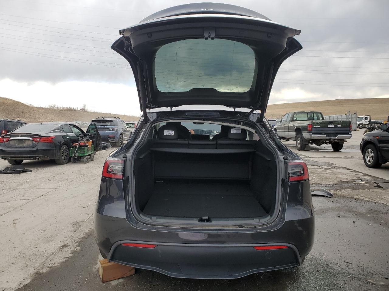 2025 TESLA MODEL Y - Image 6