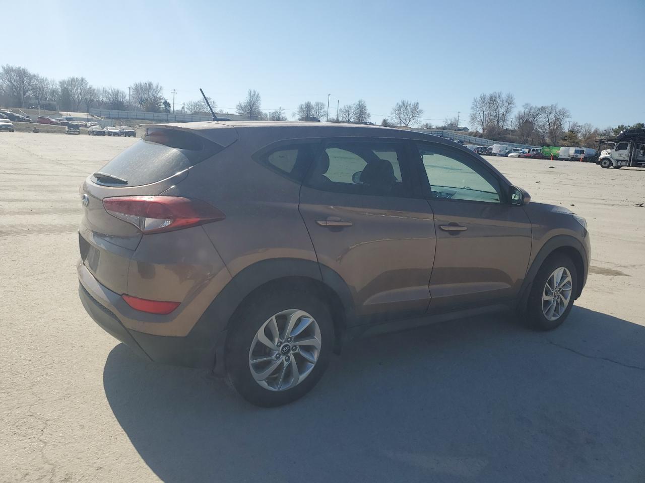 2016 HYUNDAI TUCSON SE - Фото 3