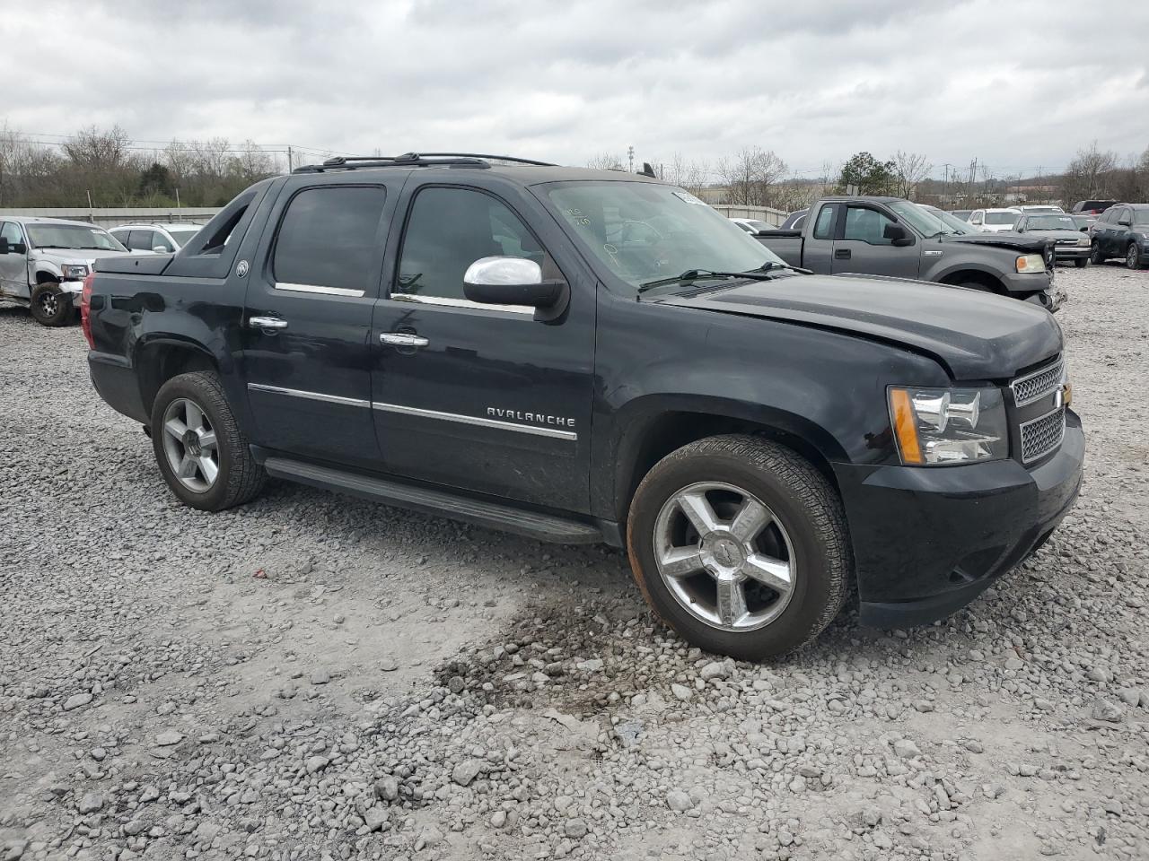 2013 CHEVROLET AVALANCHE - Фото 4