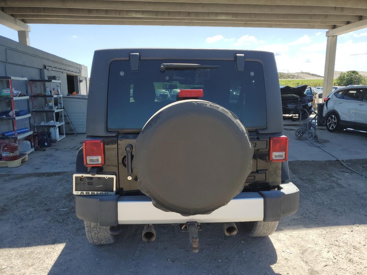 2015 JEEP WRANGLER U - Image 6