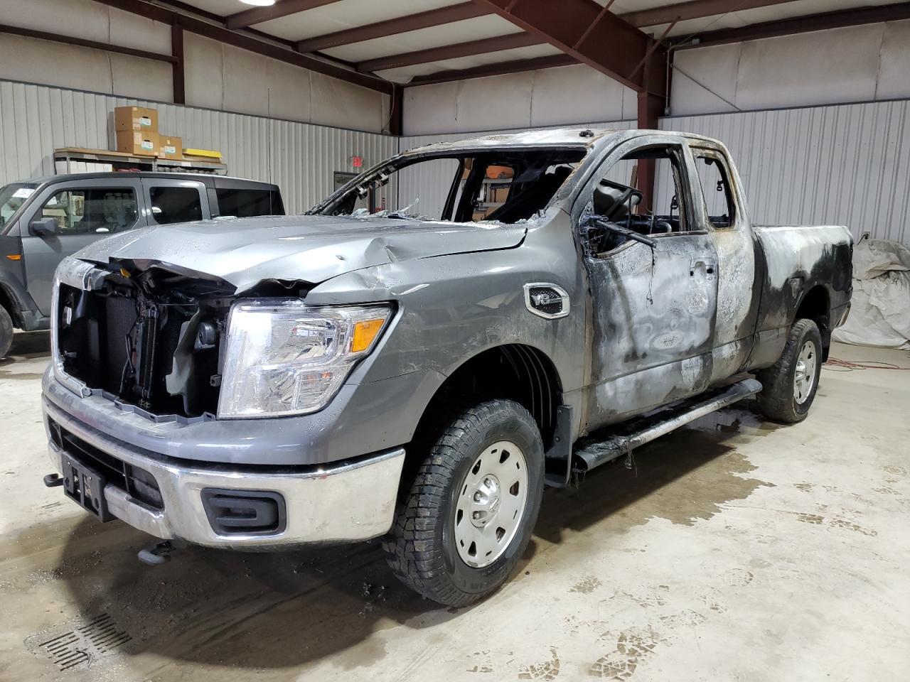 2017 NISSAN TITAN XD S