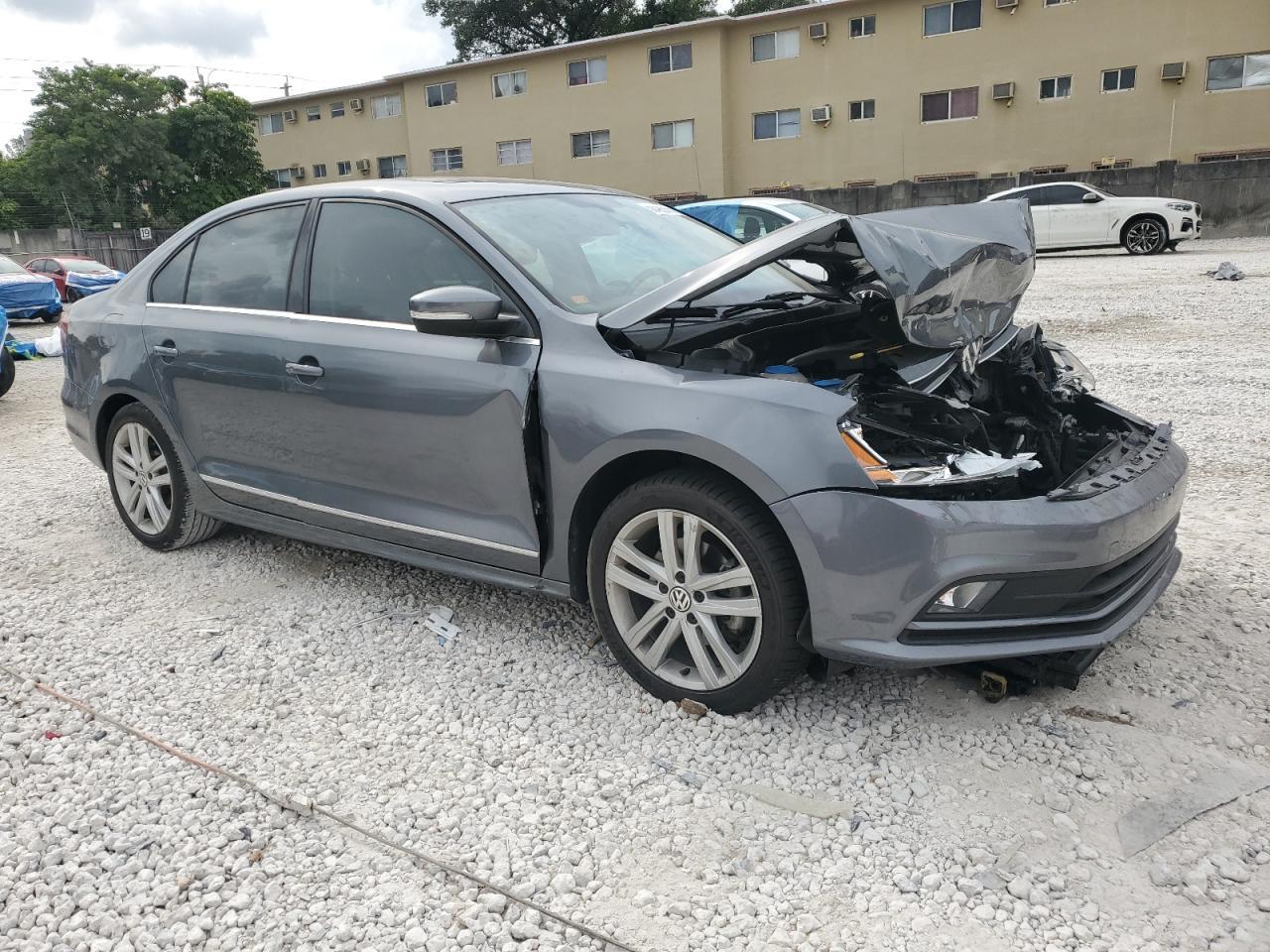 2017 VOLKSWAGEN JETTA SEL - Image 4