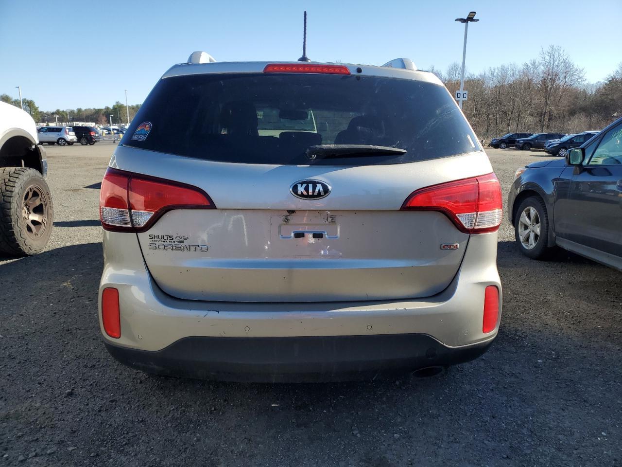 2014 KIA SORENTO LX - Image 6