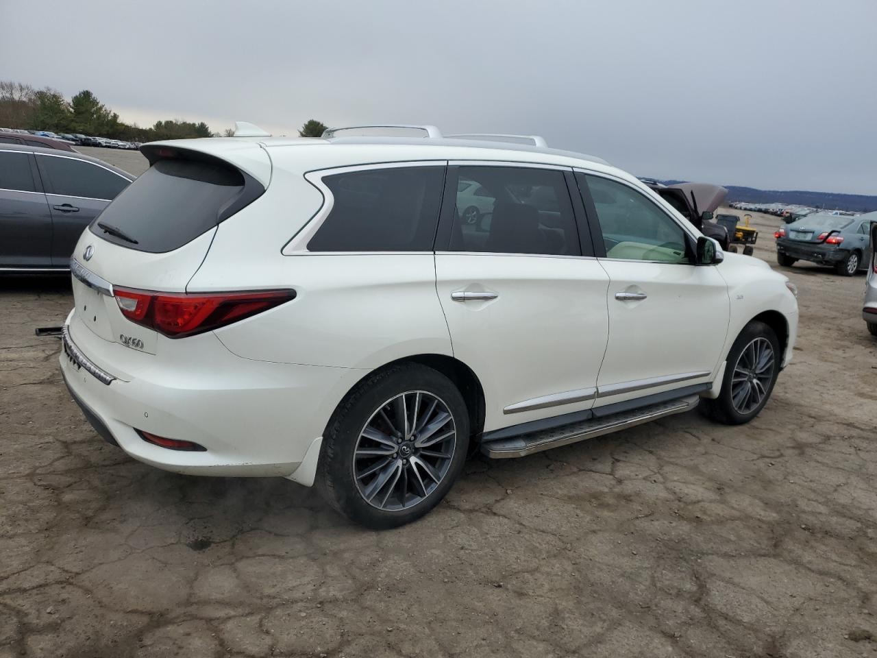 2017 INFINITI QX60 - Фото 3