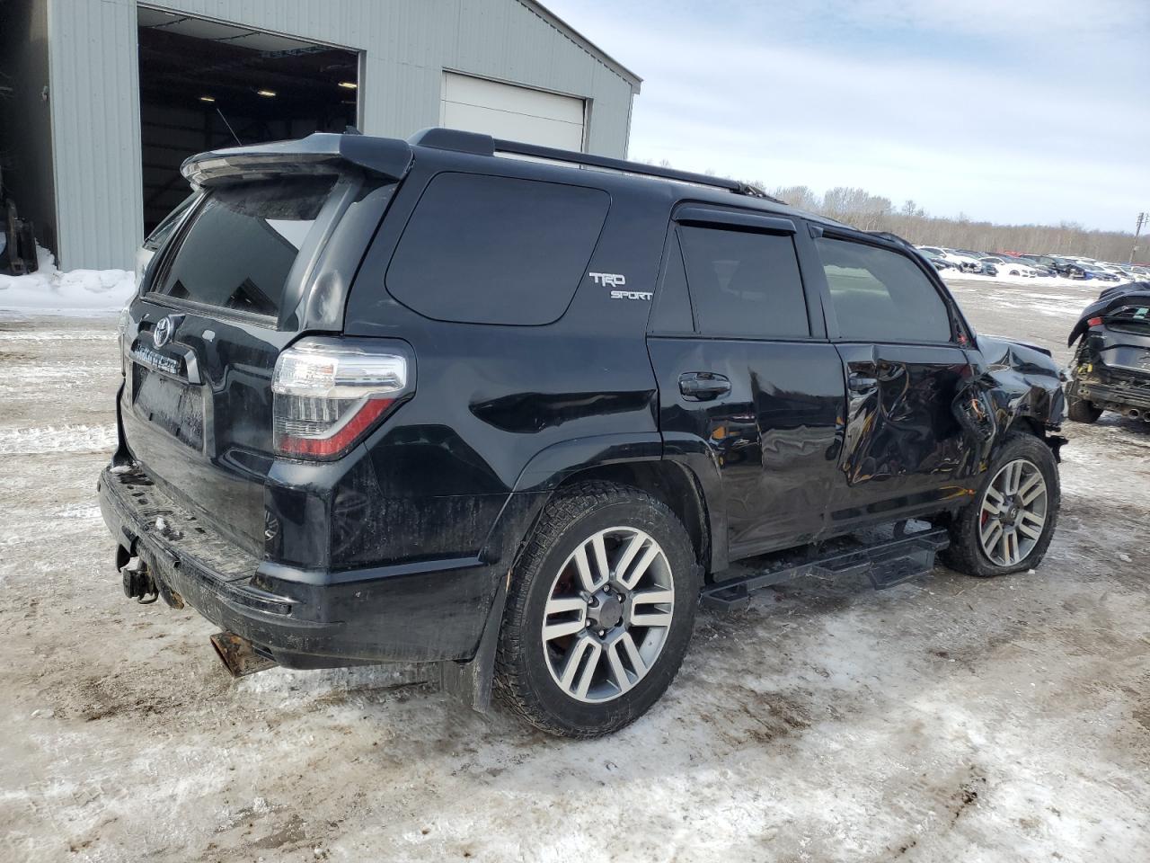 2022 TOYOTA 4RUNNER SR - Фото 3