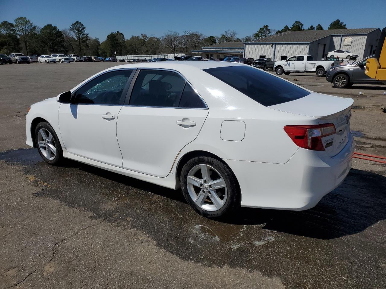 2013 TOYOTA CAMRY L - Фото 2