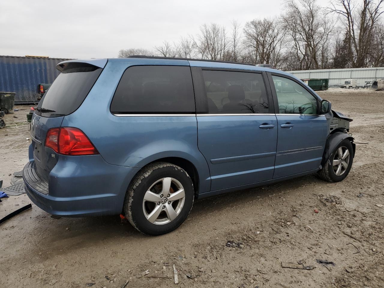 2011 VOLKSWAGEN ROUTAN SE - Фото 3
