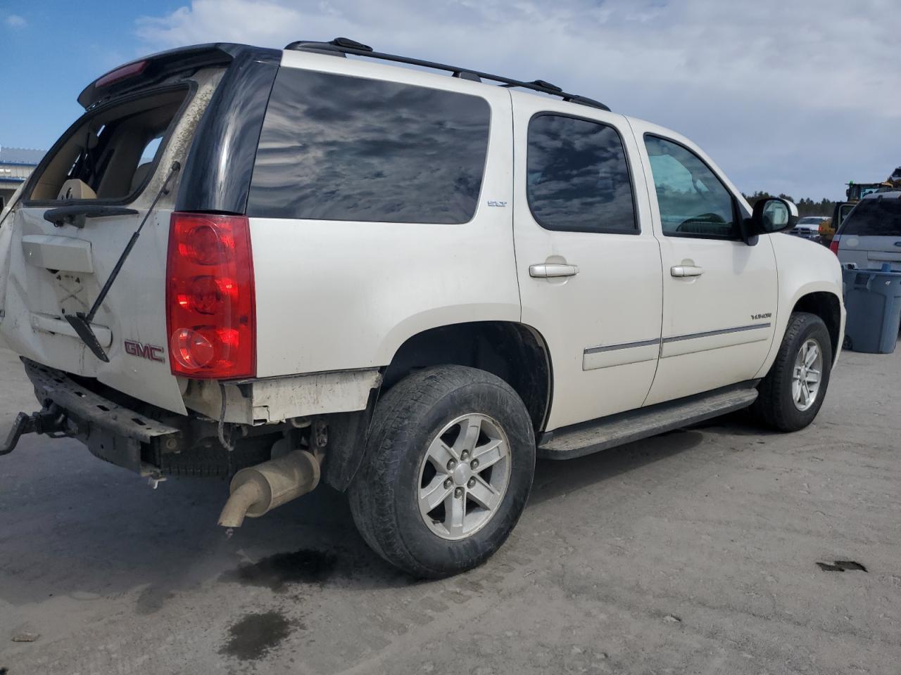 2012 GMC YUKON SLT - Фото 3