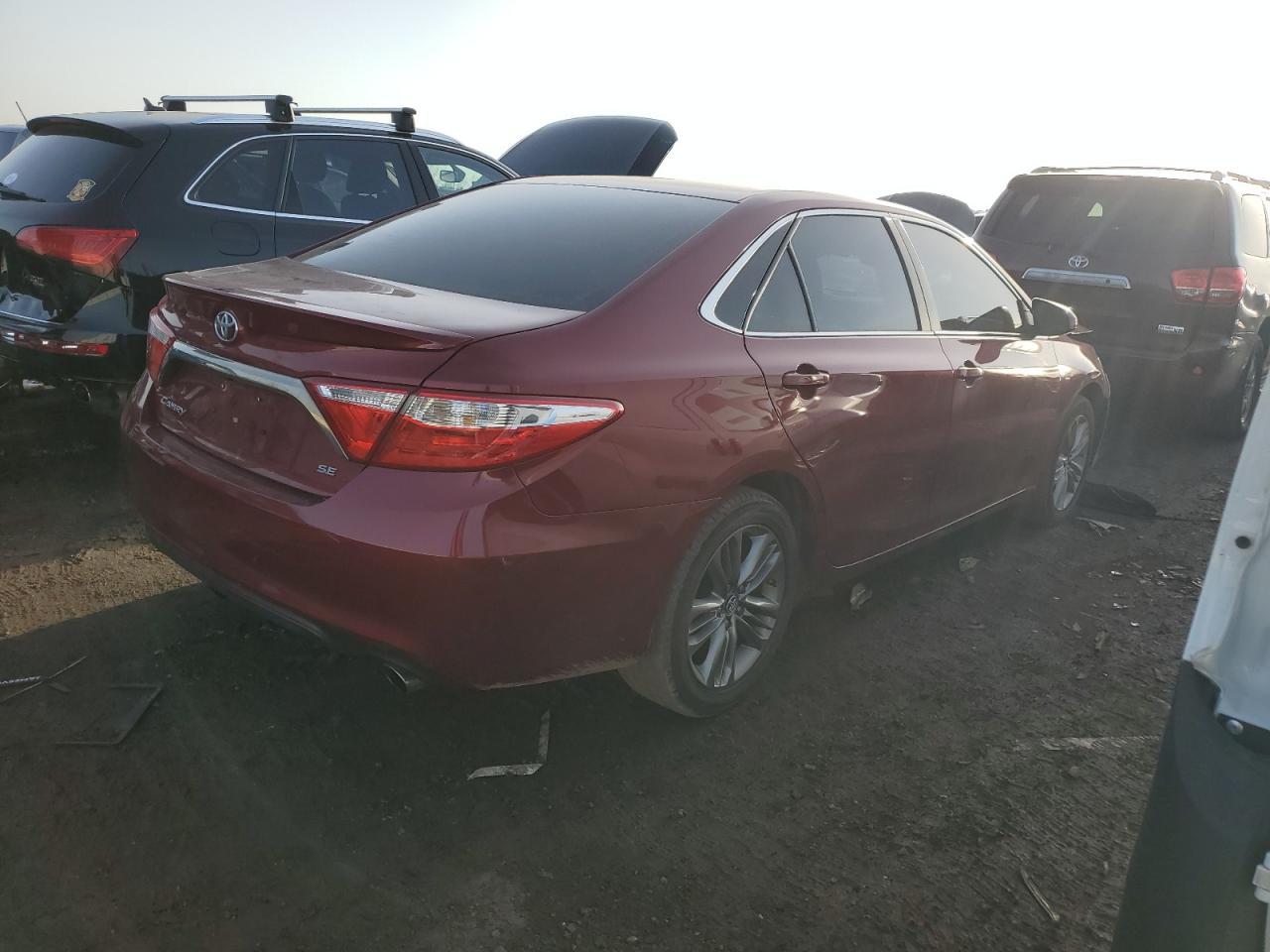 2016 TOYOTA CAMRY LE - Фото 3