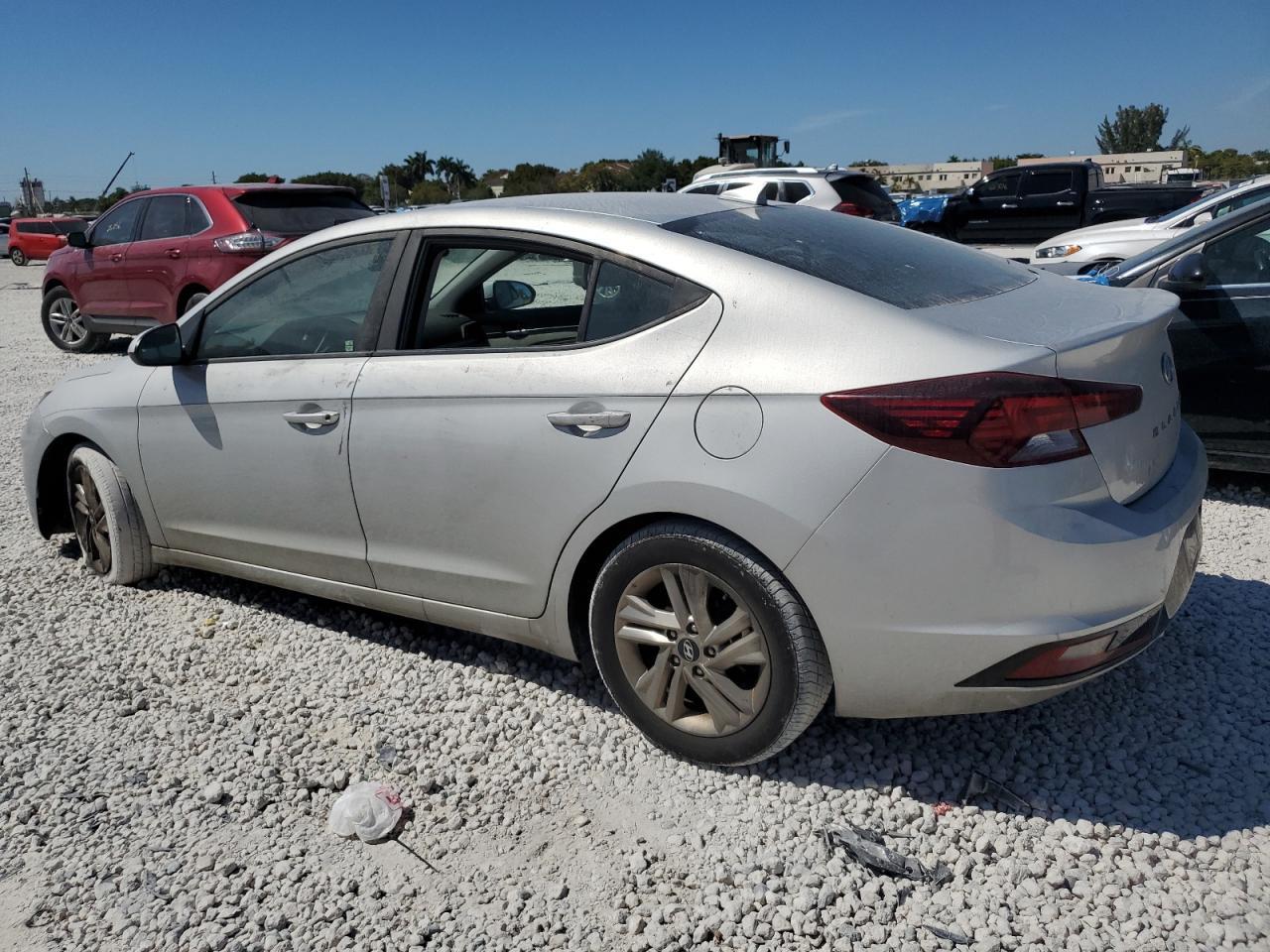 2019 HYUNDAI ELANTRA SE - Фото 2
