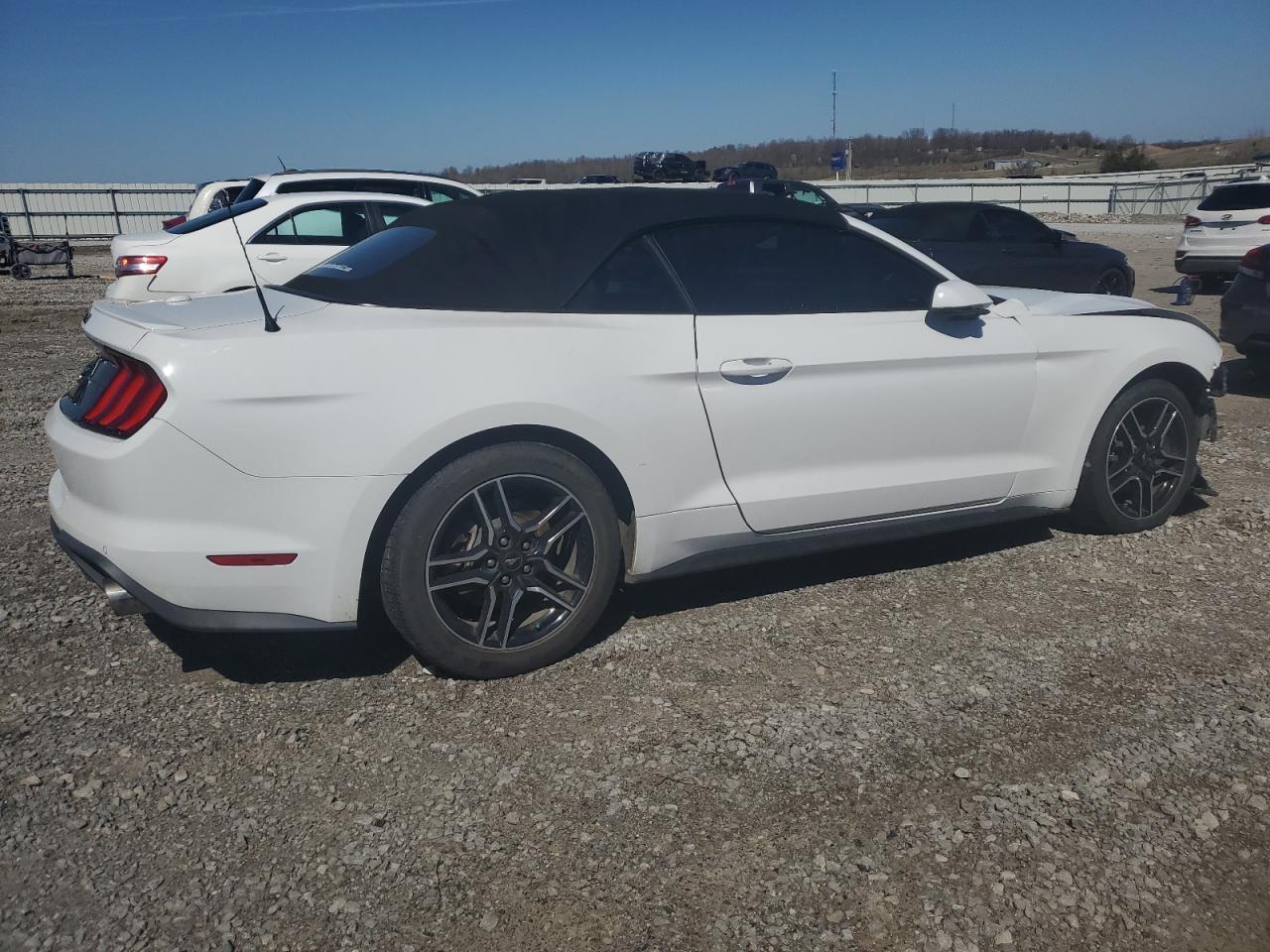 2018 FORD MUSTANG - Фото 3
