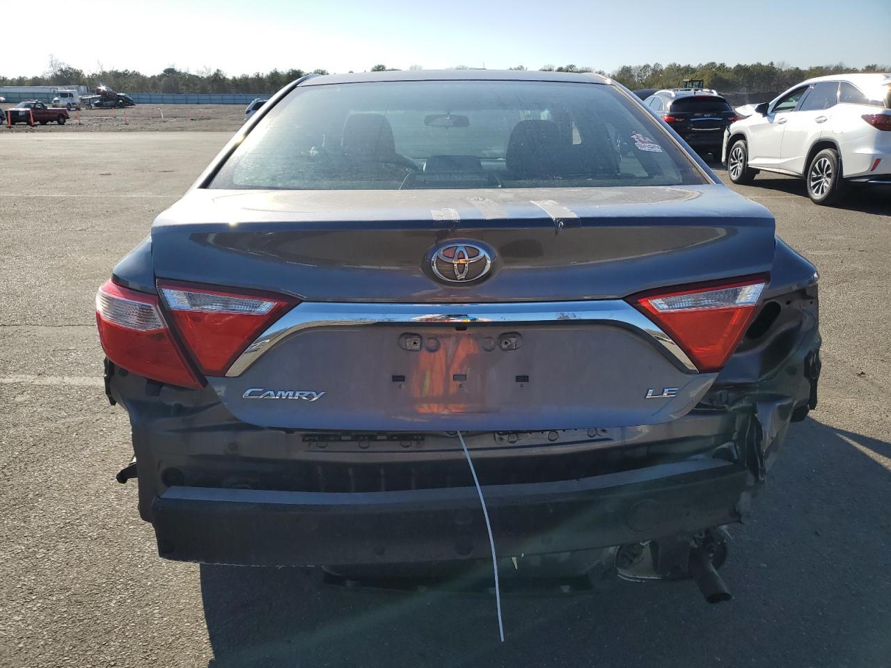 2017 TOYOTA CAMRY LE - Image 6