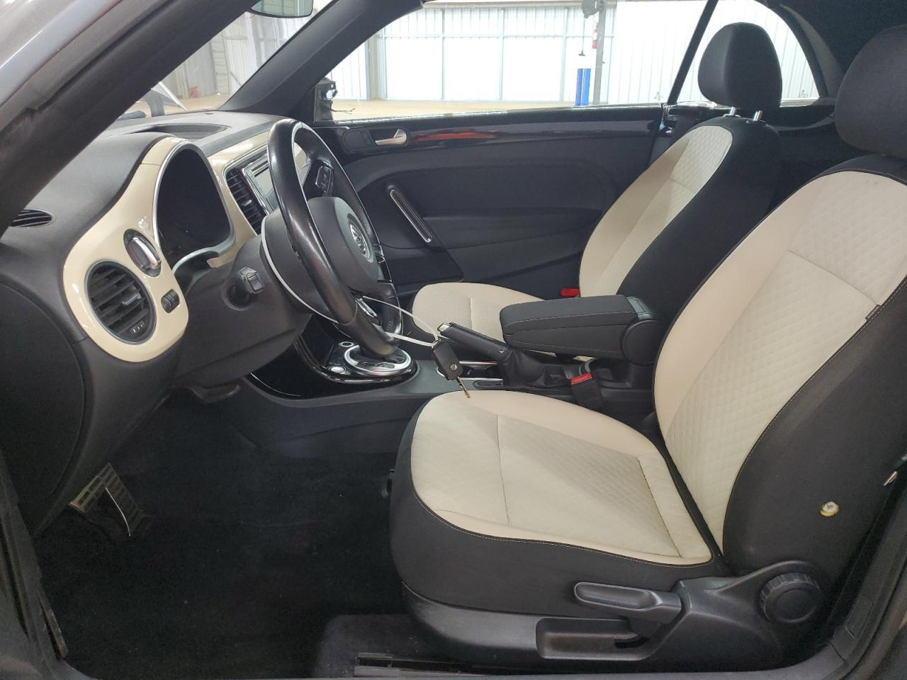 2019 VOLKSWAGEN BEETLE S - Фото 7